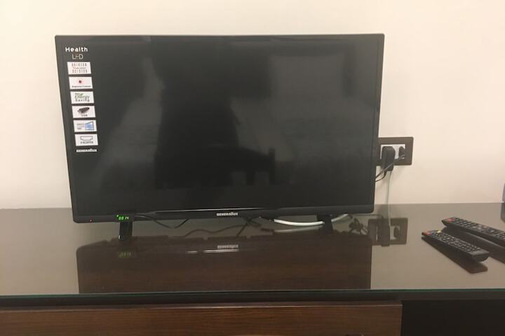 Room 6 of 16