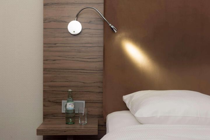 Room 42 of 48