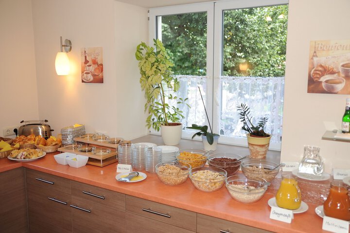 Breakfast/Coffee Service 38 of 49