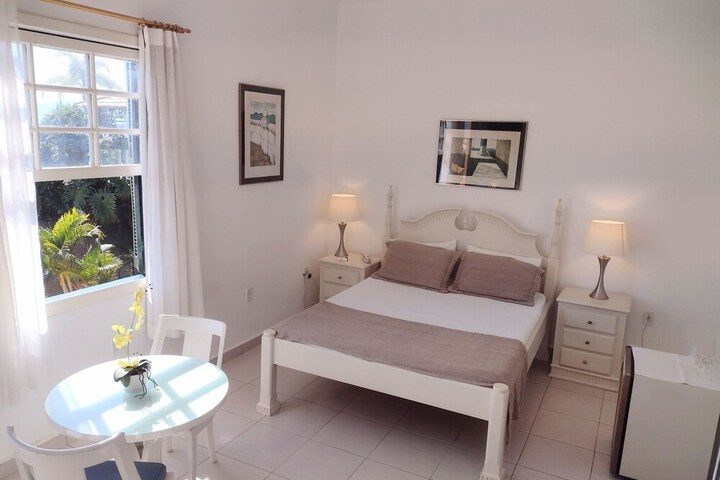 Room 3 of 52