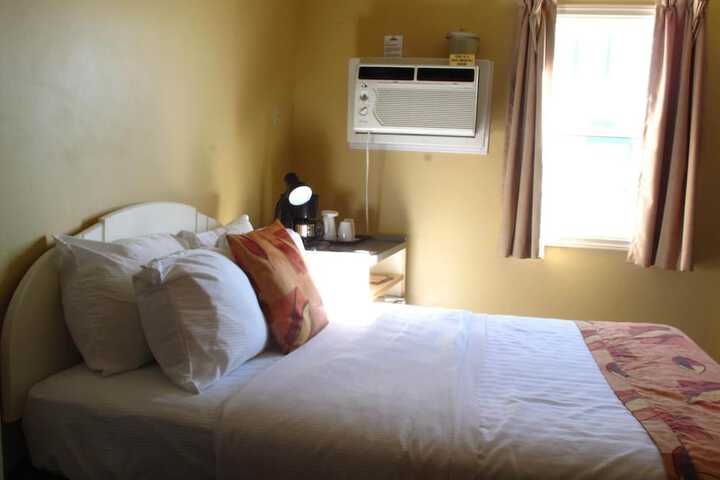 Room 6 of 48