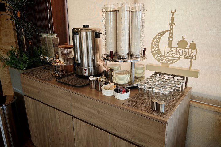 Breakfast/Coffee Service 100 of 118