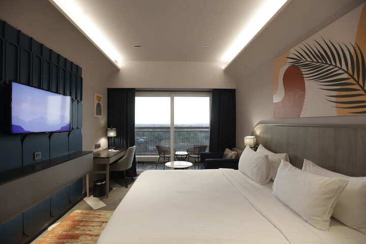 Room 5 of 17