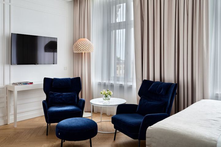 Room 27 of 111