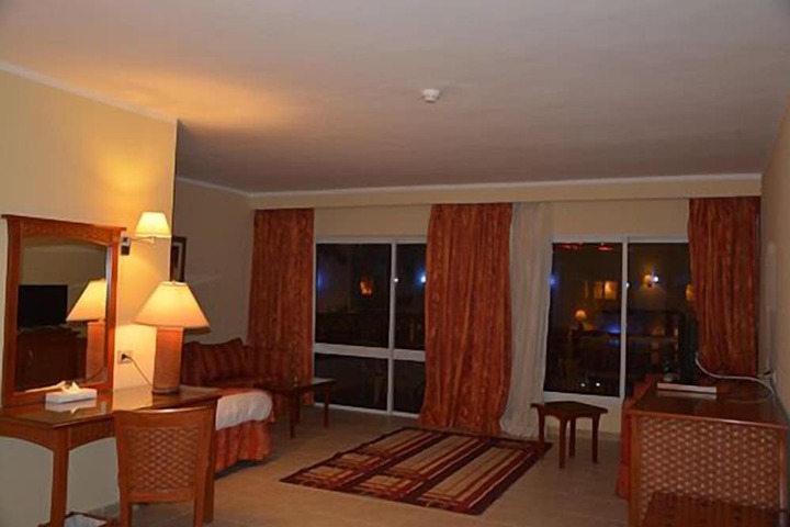 Room 7 of 19