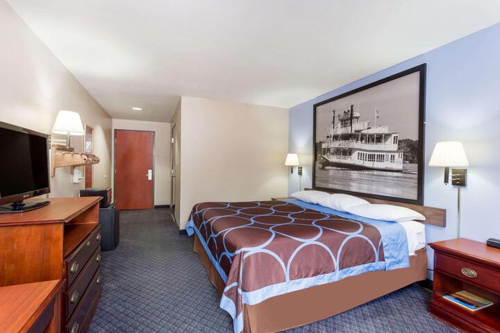 Double Accessible King Size Bed (2 of 8)