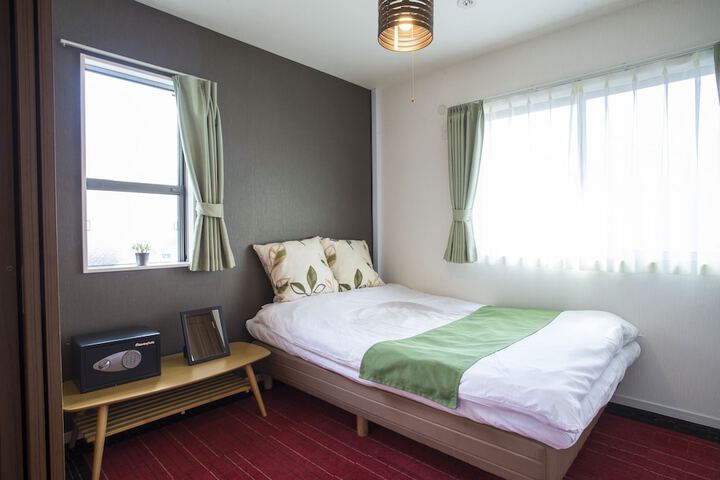 Room 9 of 36