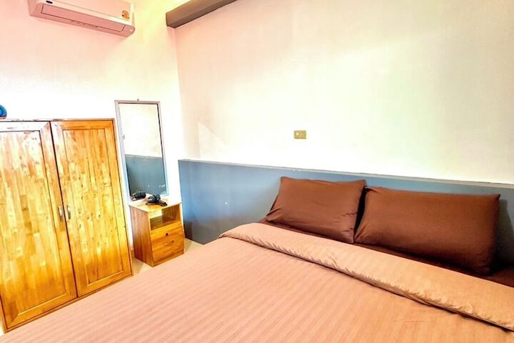 Room 45 of 177
