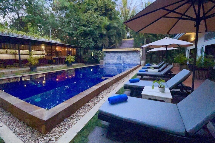 Pool 27 of 44