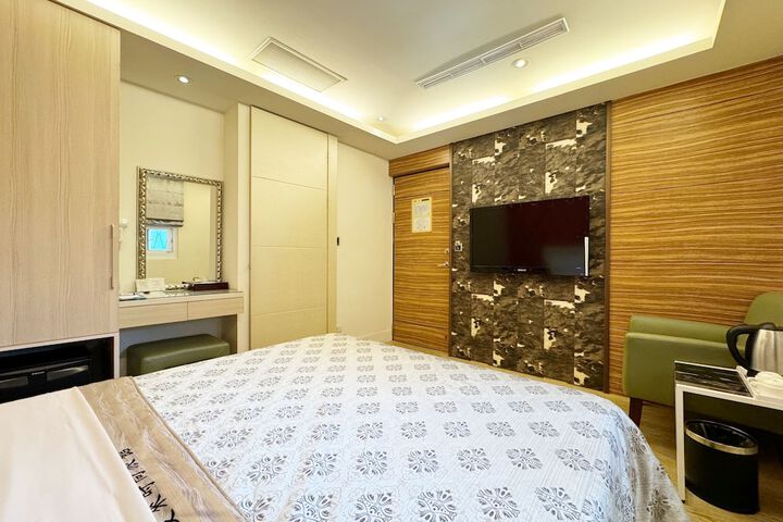 Room 53 of 160