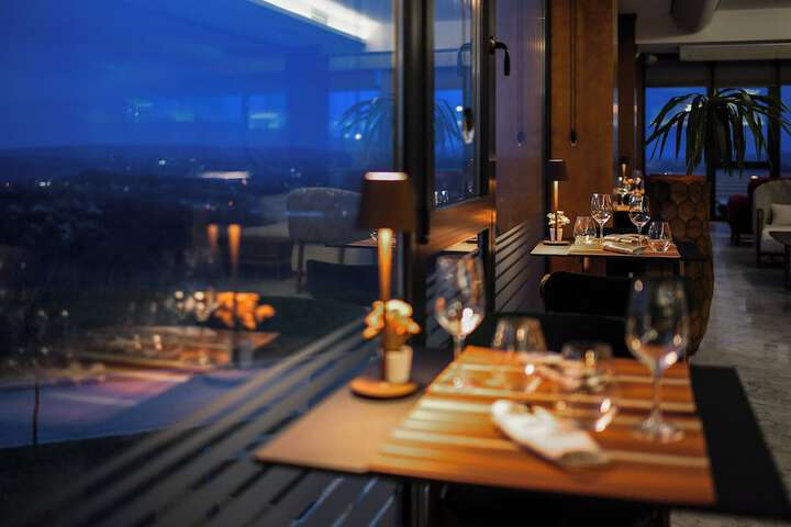 Dining 90 of 113