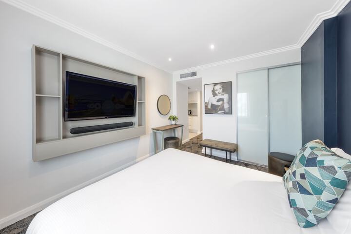 Room 8 of 37