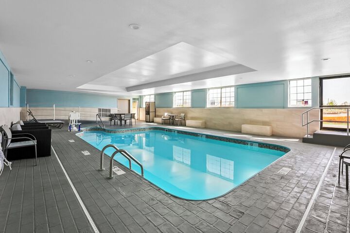 Hotel with Pool