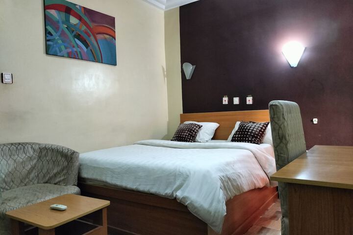Room 8 of 48