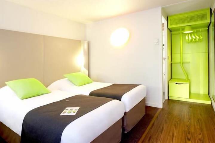 Room 12 of 36