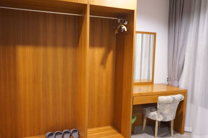 Room 18 of 49