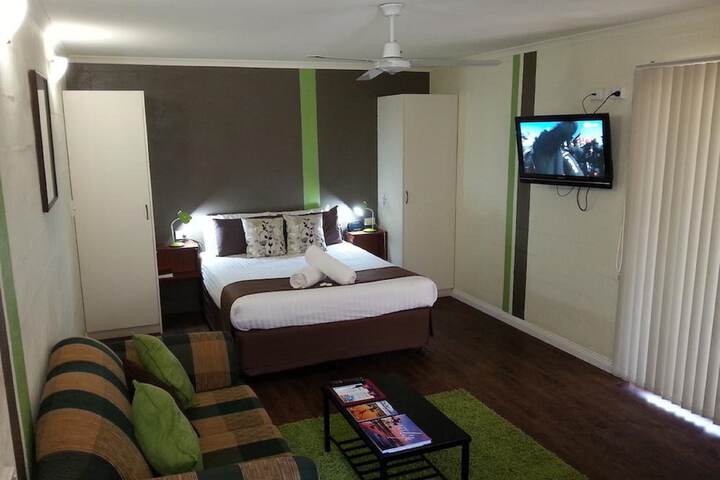 Room 17 of 36