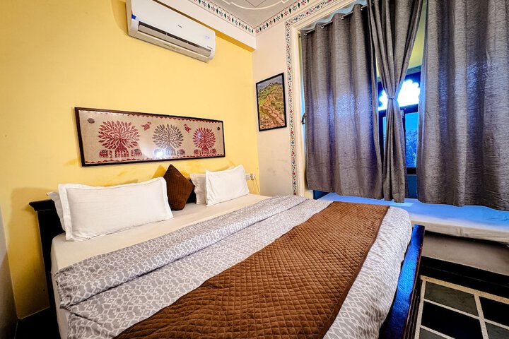 Room 7 of 14