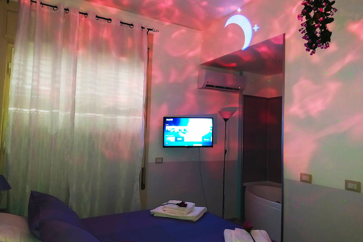 Room 11 of 30