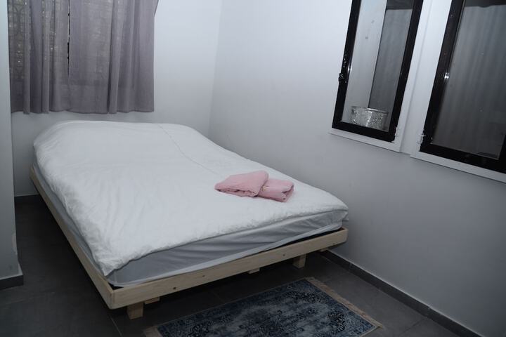 Room 2 of 27