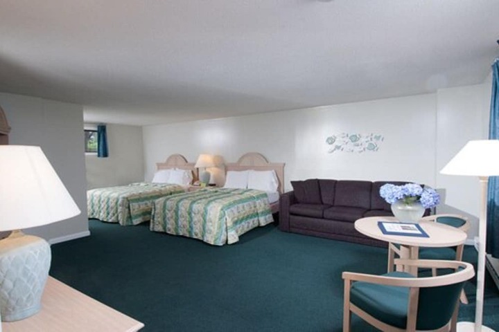 Room 26 of 40