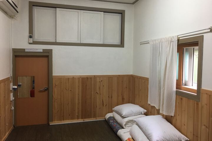 Room 6 of 38