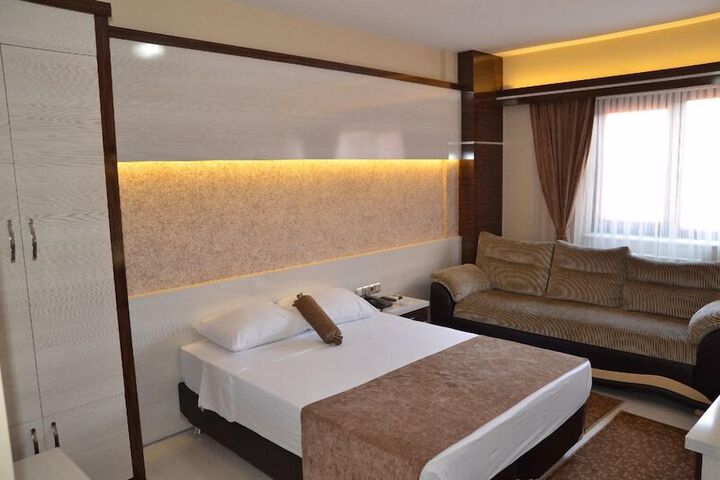 Room 10 of 39