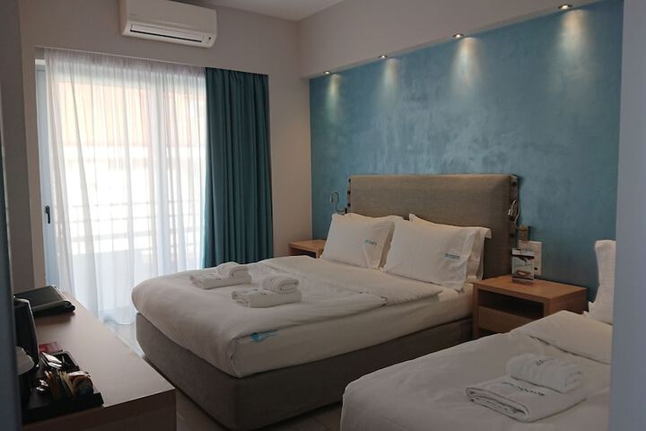 Room 4 of 38
