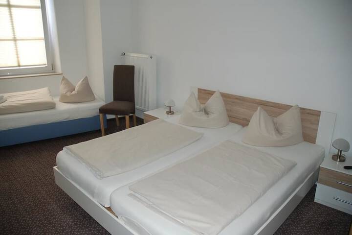 Room 5 of 32