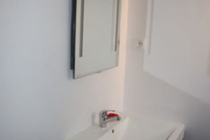 Room 6 of 24