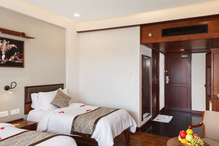 Room 32 of 62