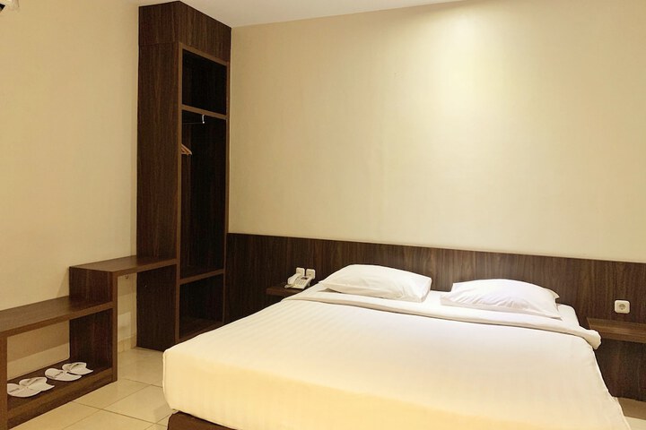 Room 3 of 26