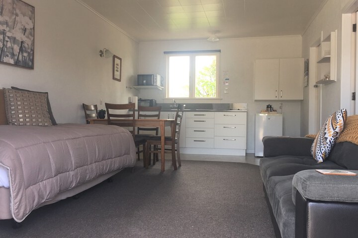 Room 4 of 28