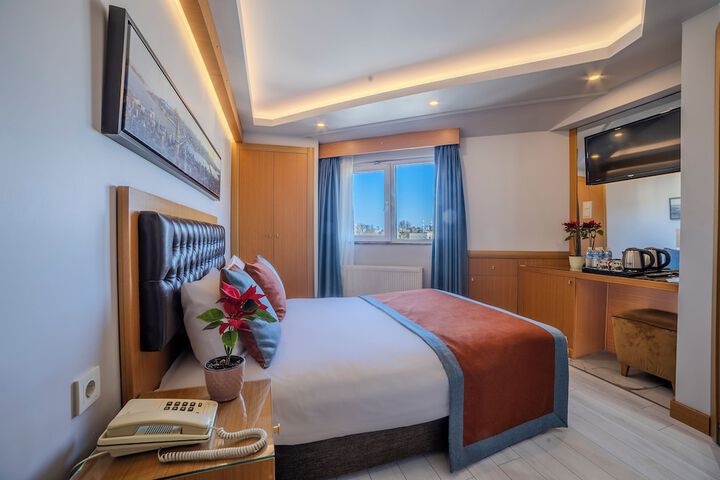 Room 49 of 66