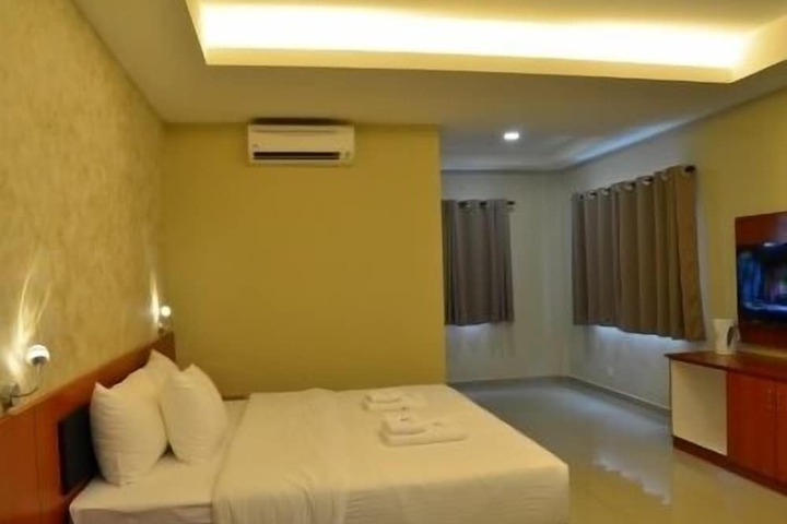 Room 15 of 34