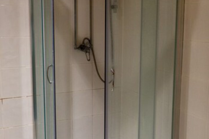 Room 6 of 49