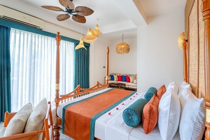 Room 4 of 7