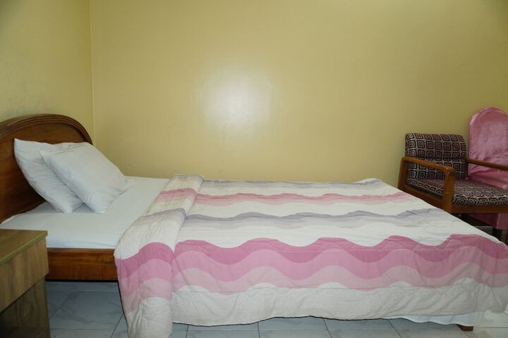 Room 25 of 42