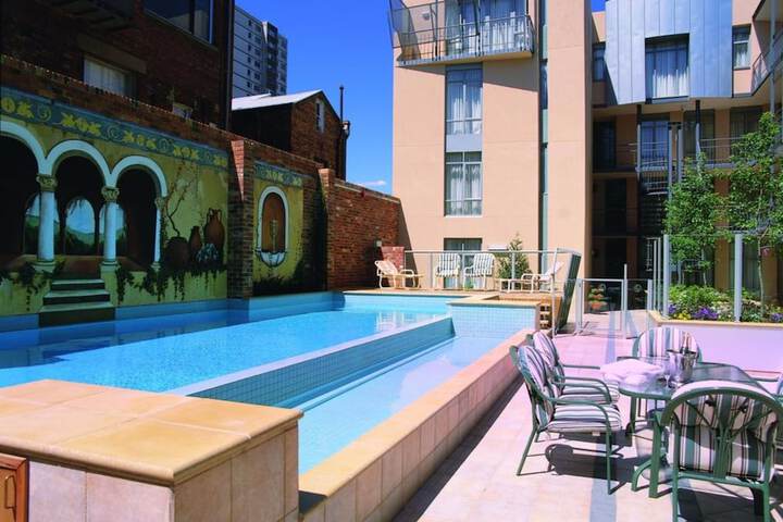 Hotel Exterior 55 of 57