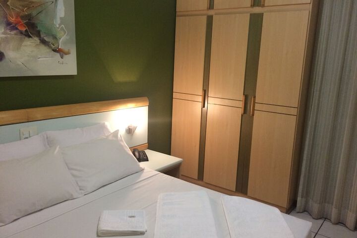 Room 9 of 31