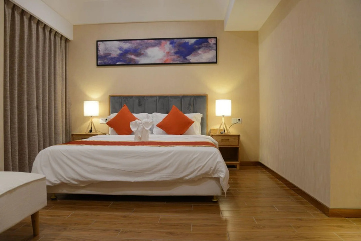 Room 3 of 7
