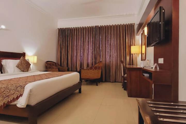 Room 3 of 8