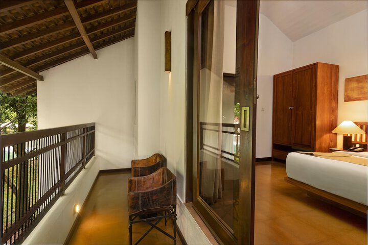 Room 4 of 52