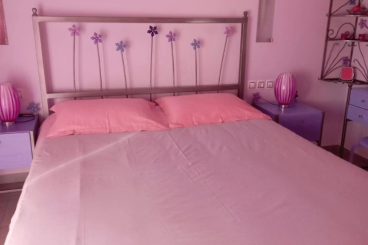 Room 4 of 20