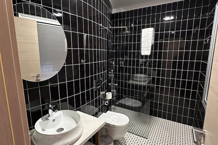 Room 16 of 51
