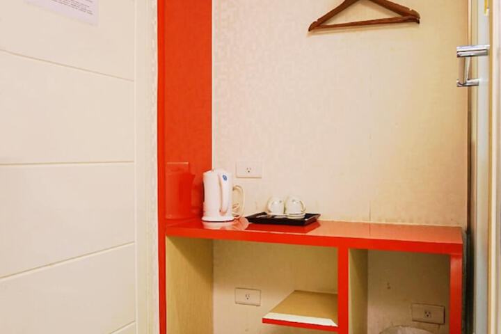 Room 12 of 34
