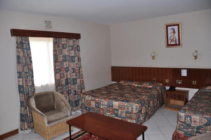 Room 2 of 7