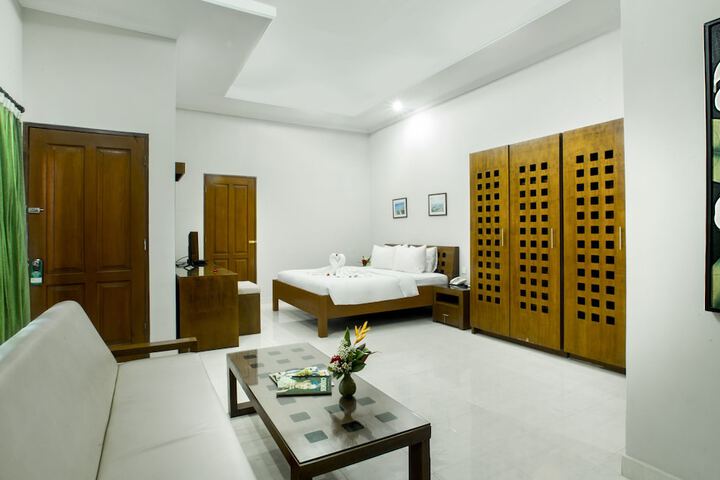 Room 19 of 74