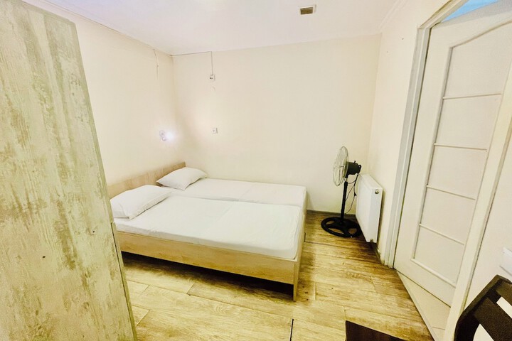 Room 86 of 146