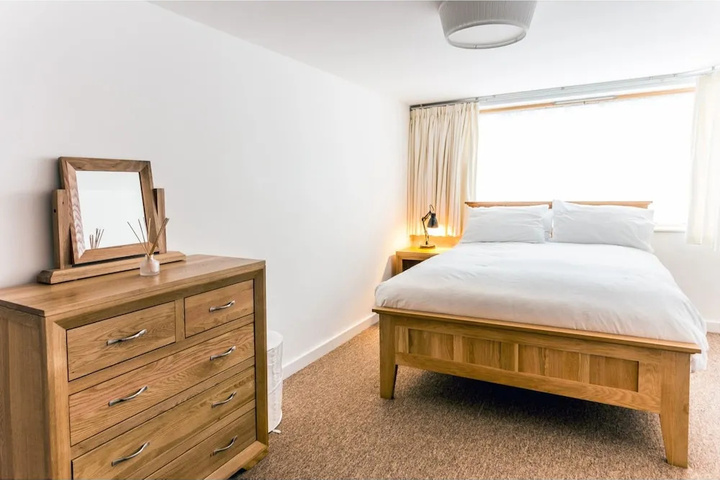 Room 2 of 11